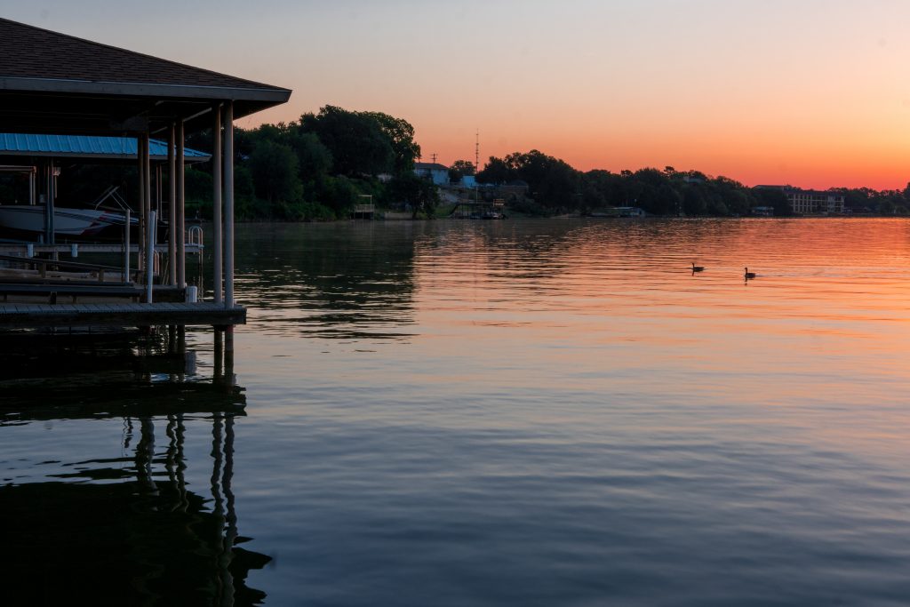granbury-lake-house-home-interiors-baker-1