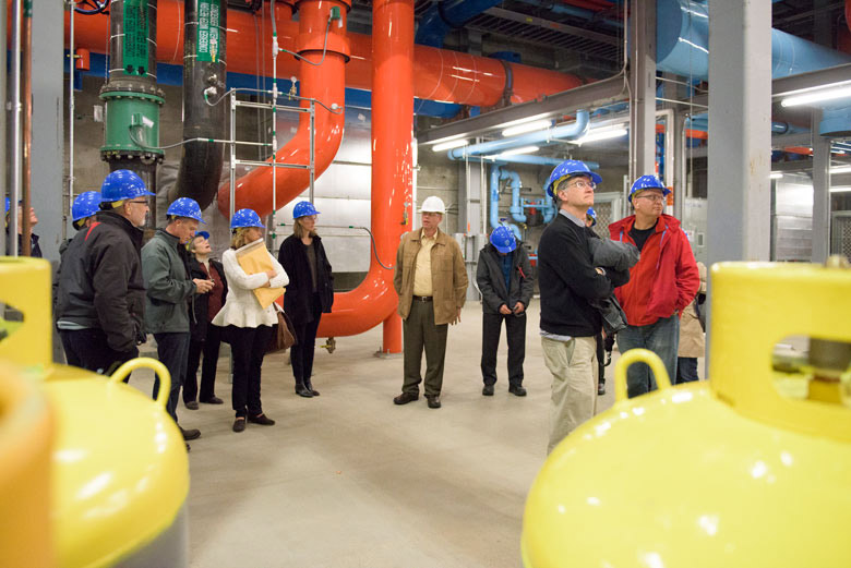 Faculty Senate tours Stanford's new energy facility