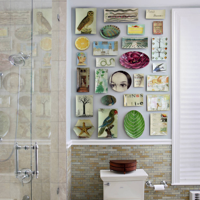 Just Call It the LOOvre! 15 Ways to Hang Art in the Bathroom Brit + Co