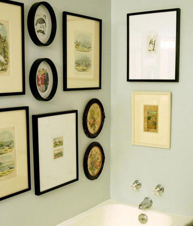 Just Call It the LOOvre! 15 Ways to Hang Art in the Bathroom Brit + Co