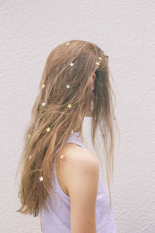 10 Grown Up Ways to Wear Glitter in Your Hair This Holiday Season
