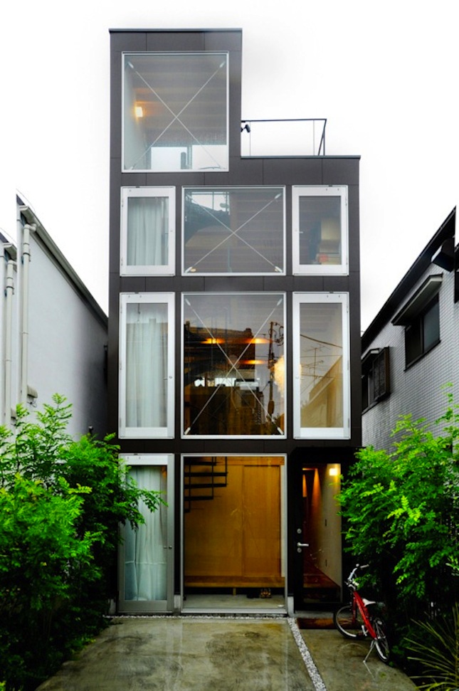 20 Chic Homes Made Out of Shipping Containers Brit + Co