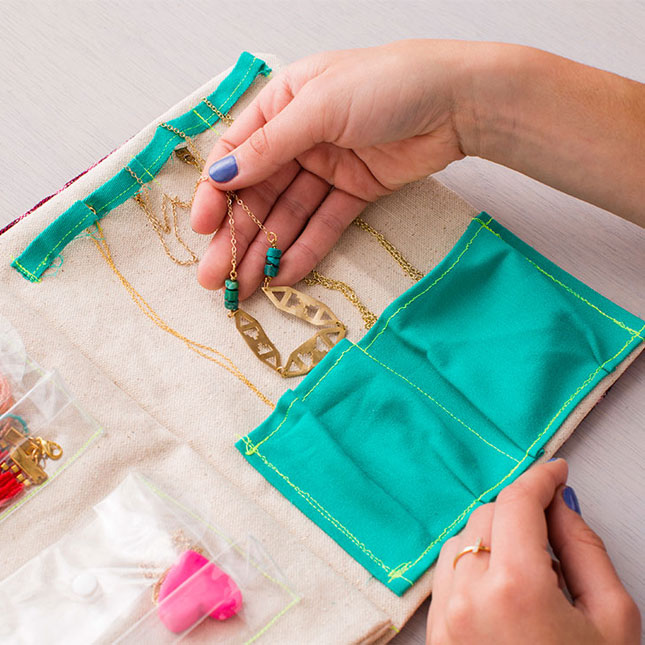Style OntheGo How to Make a DIY Travel Jewelry