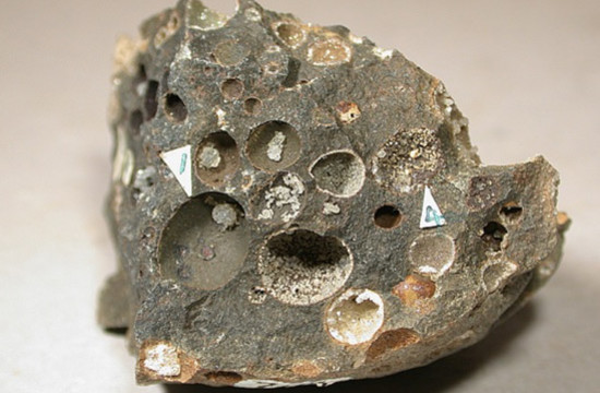 image of the mineral Paulingite