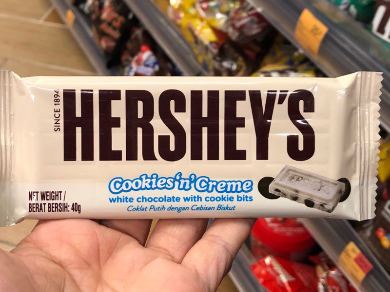 Hershey'S Cookie 'N ' Cream White Chocolate Bar 1Source