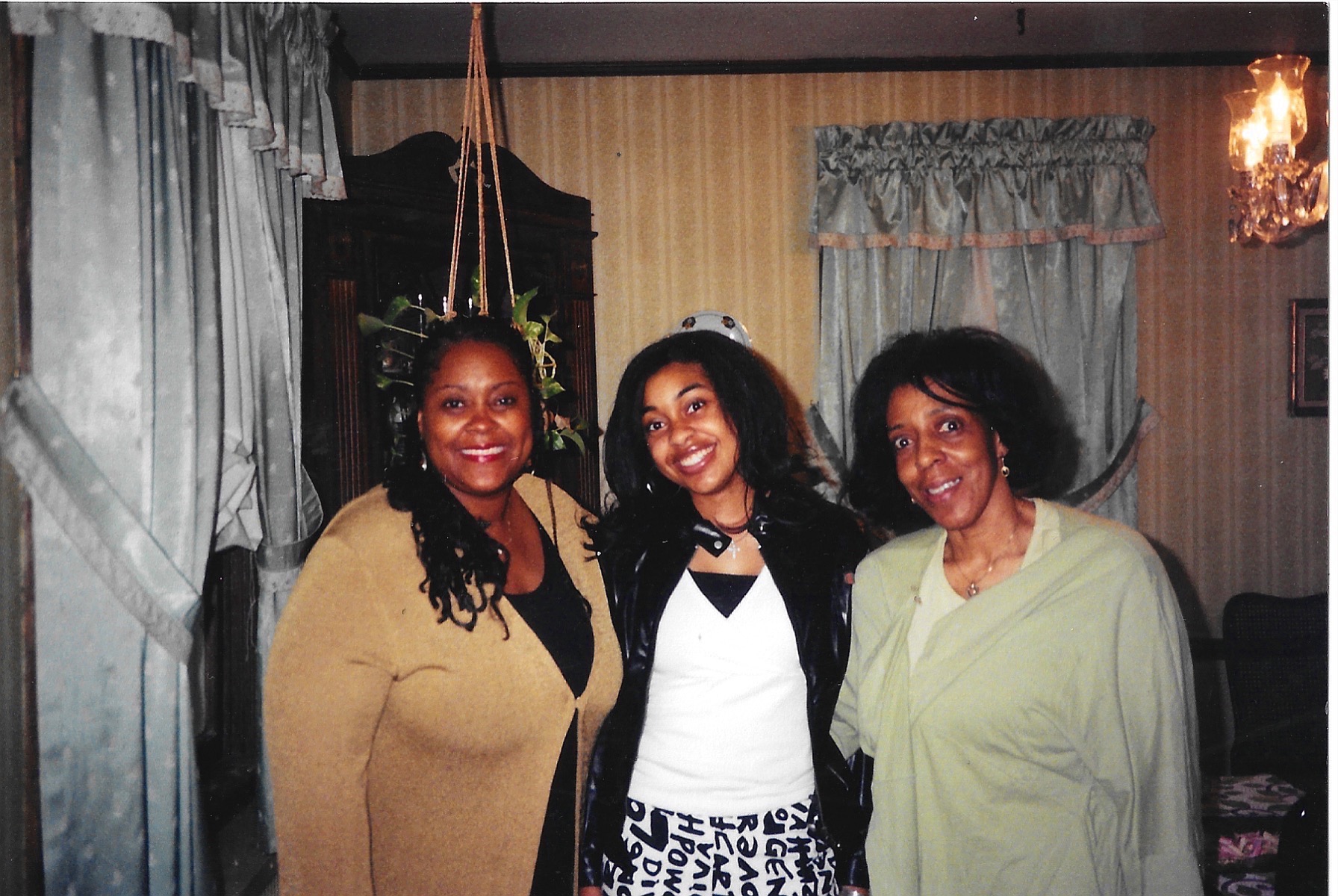 Takirra (middle), her aunt (left) and mom (right)