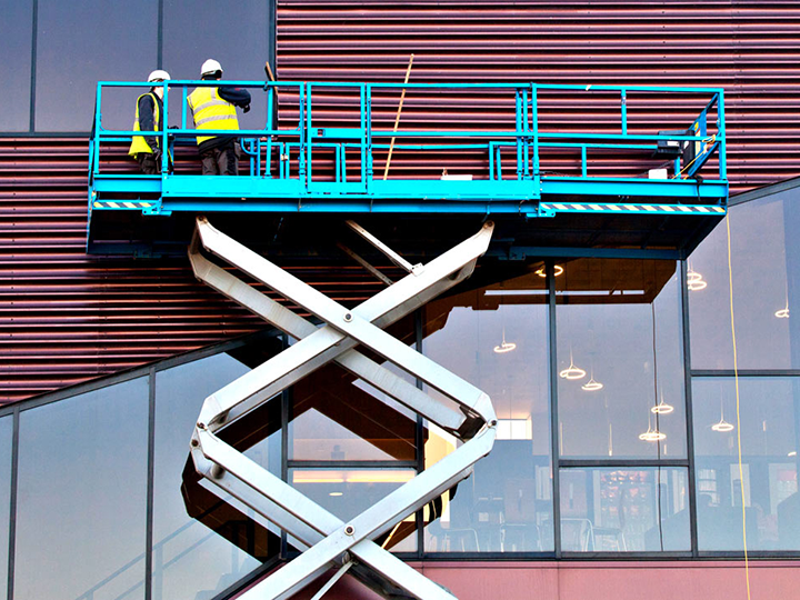 14 Essential Aerial Lift Safety Tips
