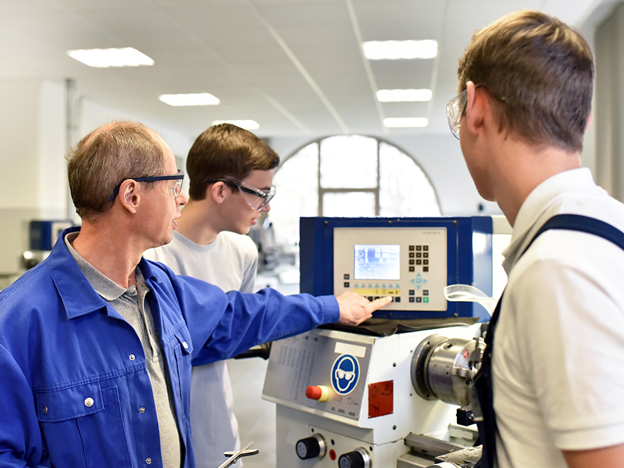 BigRentz Offers $10,000 in Scholarships to Students Attending Trade Schools