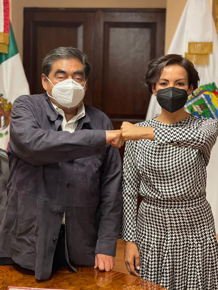 Mónica Silva, próxima diputada local por Amozoc se reúne con Barbosa.