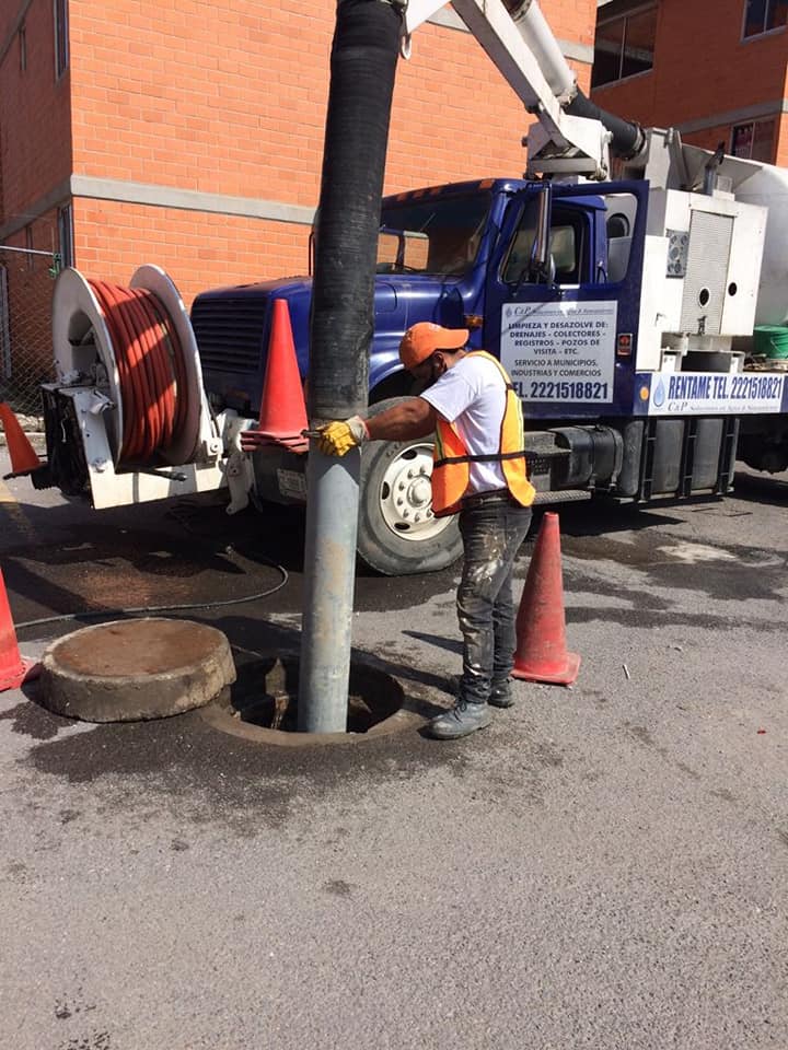 Trabajos de desasolve  y limpieza de drenaje en Amozoc se intensifican.