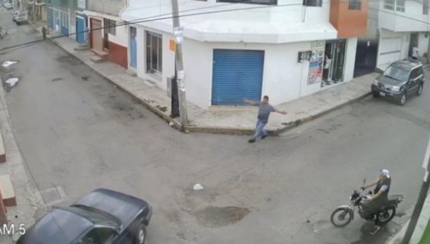 Roban en minutos auto en Chachapa [VIDEO]