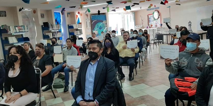 Concluyen Preparatoria abierta 31 graduados de Amozoc
