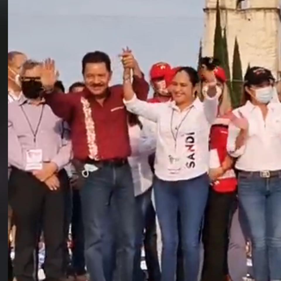 Detienen a diputada suplente de Tecamachalco armada hasta con granadas