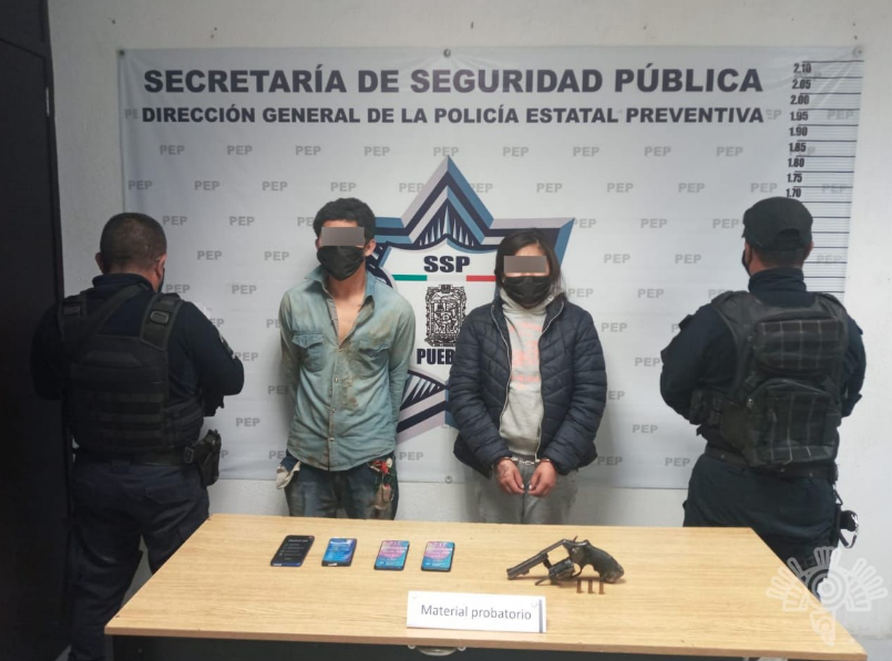Detienen a presuntos asaltantes de Coppel Amozoc