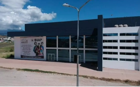 Mario de la Rosa presenta avances de la BUAP Amozoc.