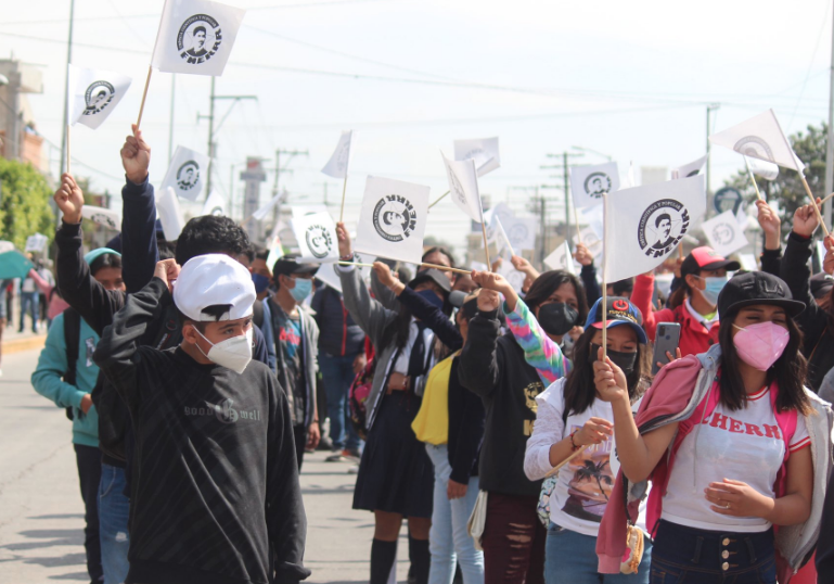 Marchan por séptima ocasión estudiantes de la FNERR.