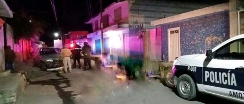 Asesinan a hombre en su auto en Amozoc