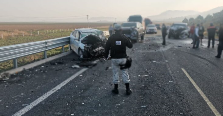 Fatal accidente deja un bebé muerto y 5 heridos en Amozoc-Perote.