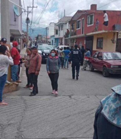 Riña entre mujeres termina en balacera en primaria de Amozoc