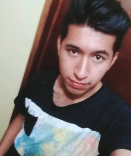 En plena crisis de inseguridad hijo del edil de Amozoc exhibe en redes sociales arma de fuego.