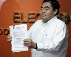 INE absuelve a Barbosa de rebases en elección de 2019