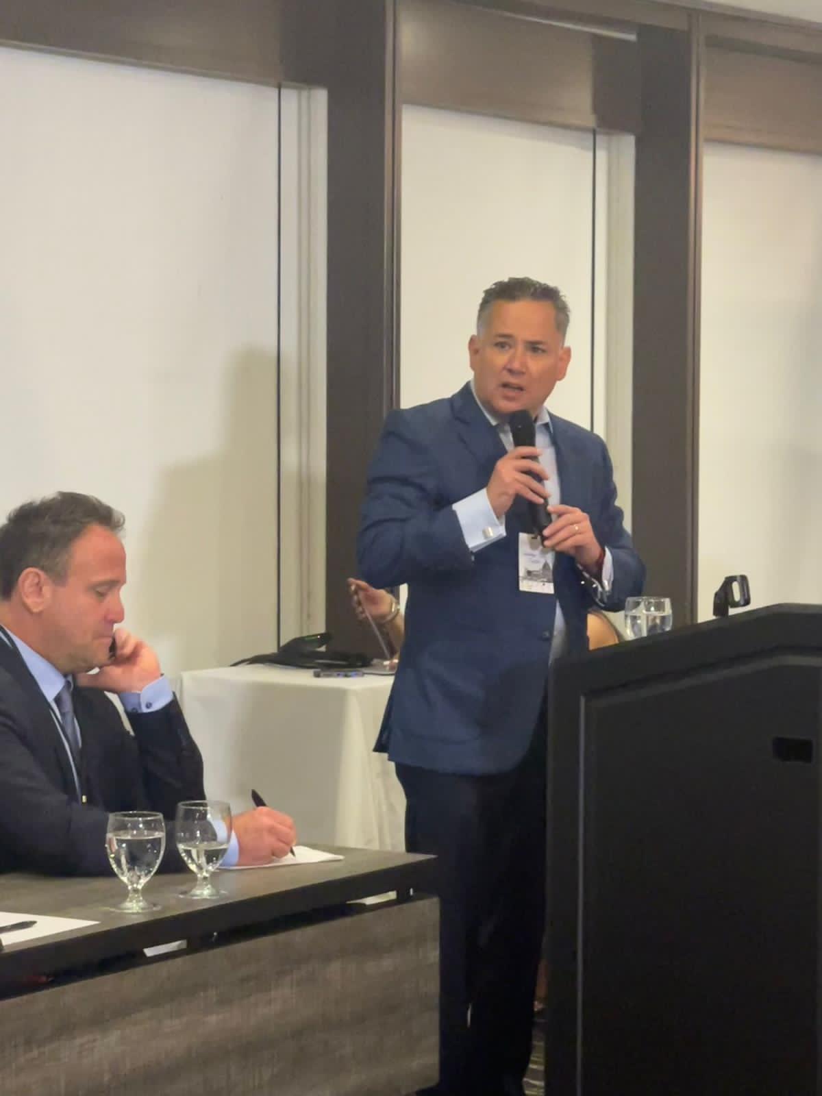 Los Juegos
Nieto, el carbonero que le ‘limpió’ la cara a Moisés