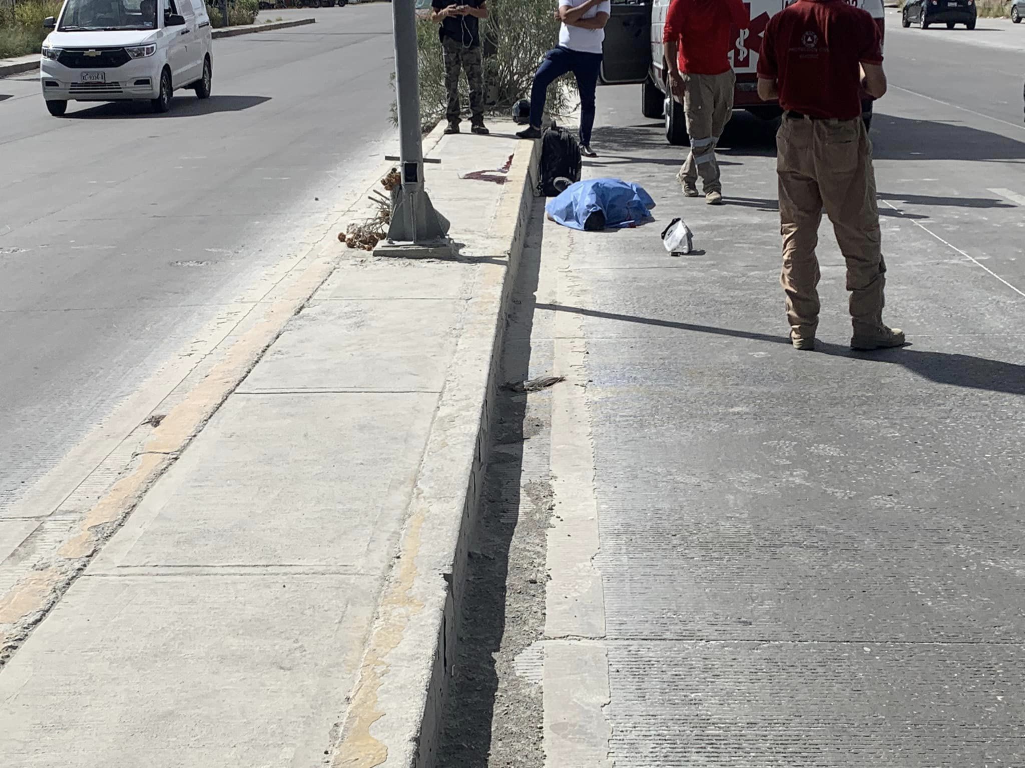 Muere motociclista al caer del Periférico Ecológico en Amozoc