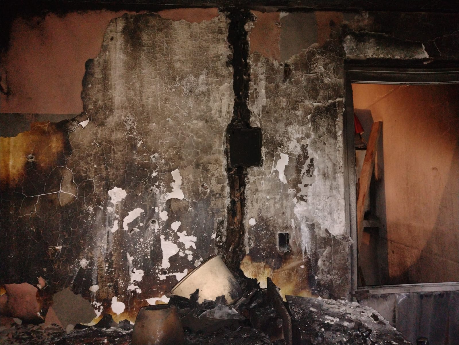 Se incendia departamento en Amozoc