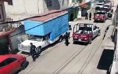 Aseguran vehículo y armas robadas tras riña en Amozoc