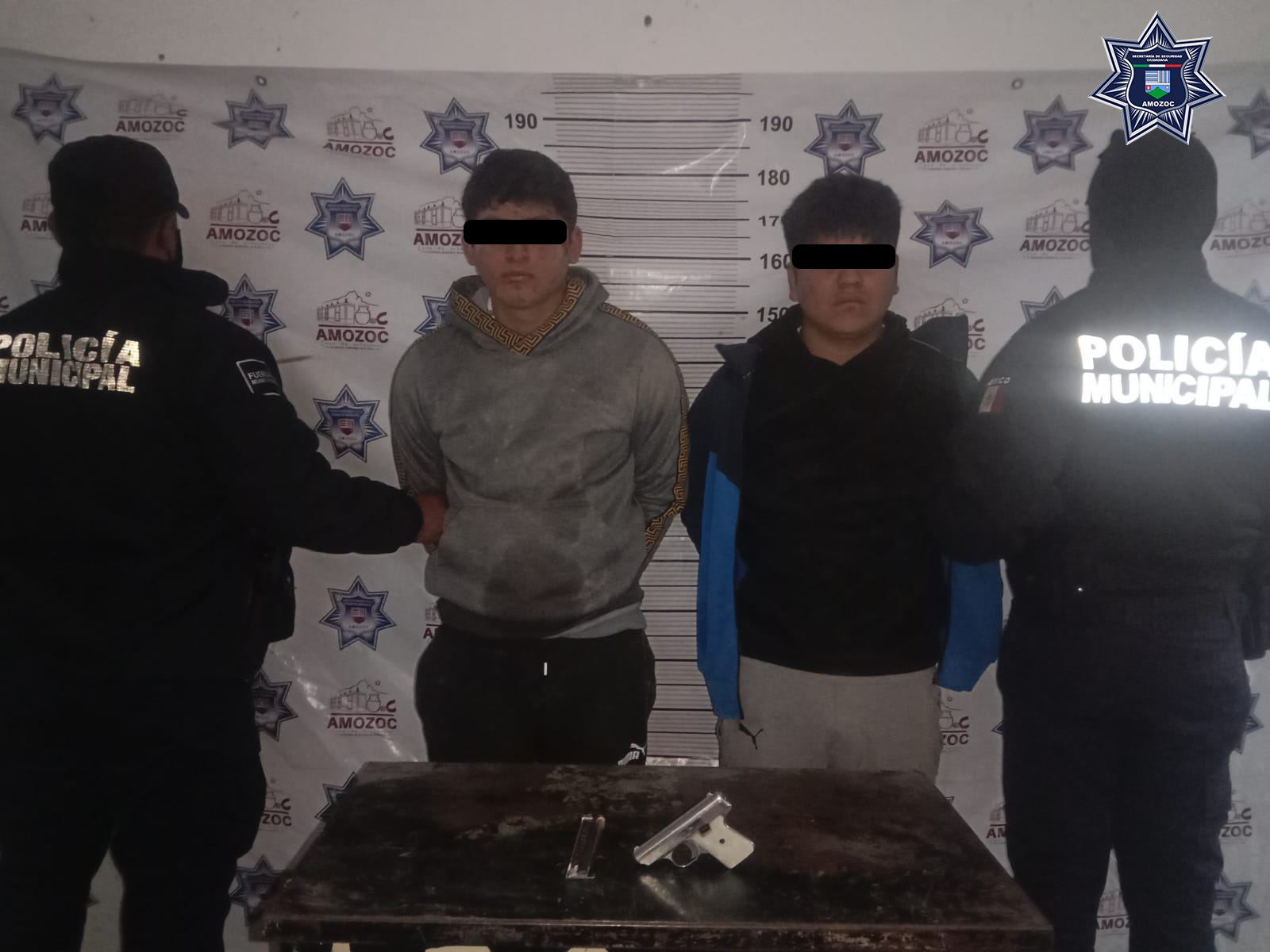 Detienen a dos masculinos en Amozoc, por tentativa de asalto en transporte público.