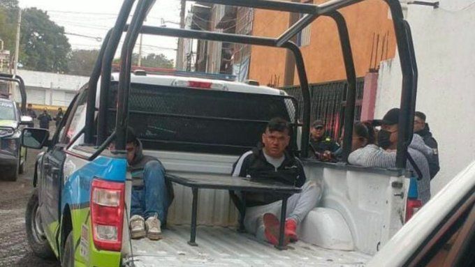 Balacean a policía de Ayuntamiento de Puebla, en Amozoc