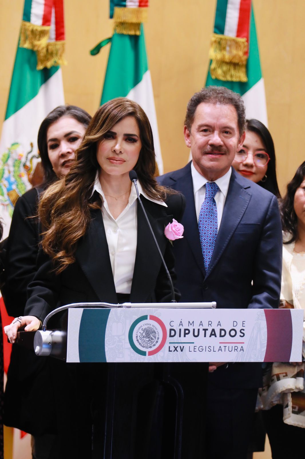 IGNACIO MIER Y GLORIA TREVI CELEBRAN APROBACIÓN DE REFORMA CONTRA LA TRATA DE PERSONAS
