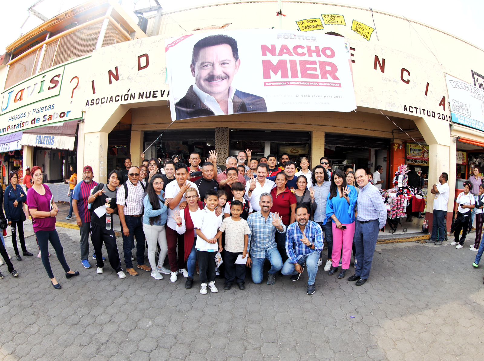 LOCATARIOS DEL MERCADO INDEPENDENCIA DEMUESTRAN SU APOYO A NACHO MIER