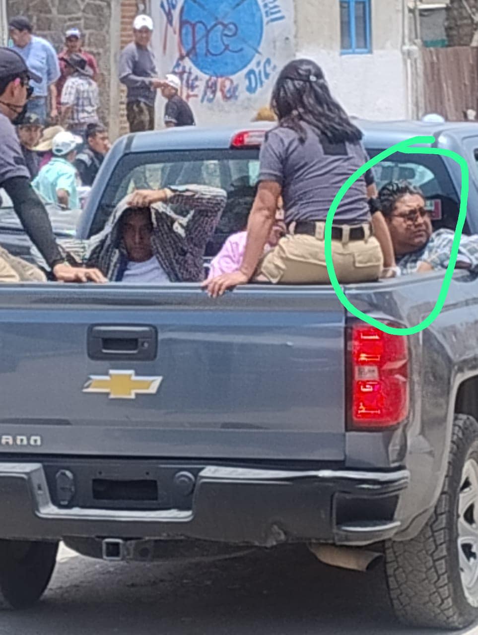 Detienen a Uriel de la Rosa por intimidar votantes y comprar votos en pleno proceso electoral