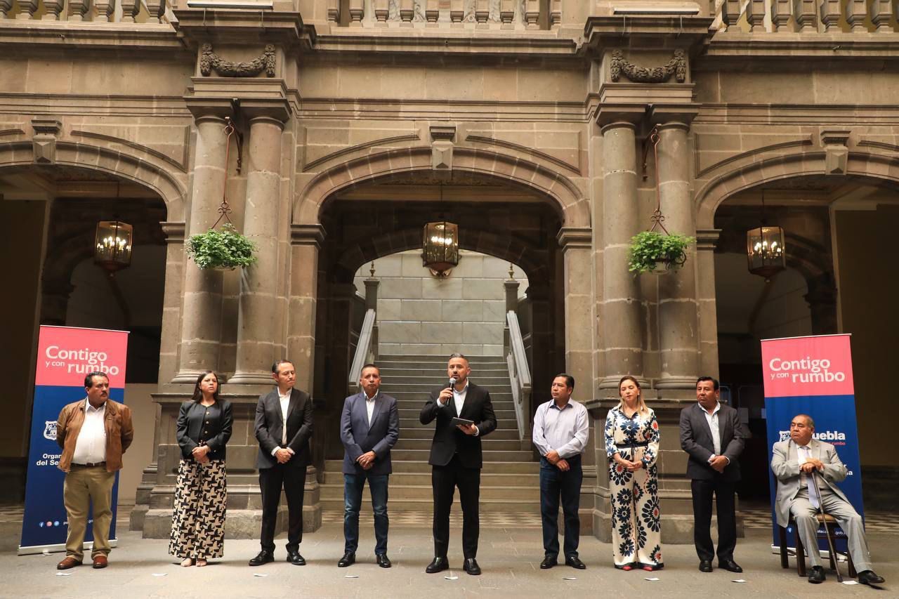📝 ¡Amozoc firma convenio de disposición de residuos sólidos urbanos en colaboración con municipios vecinos! 🌱♻️