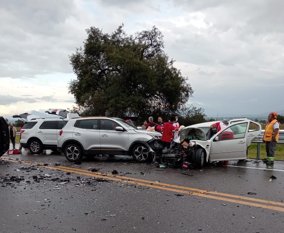Fallecen los activistas Omar Jiménez y Julia Salas en un accidente en la carretera Amozoc-Perote