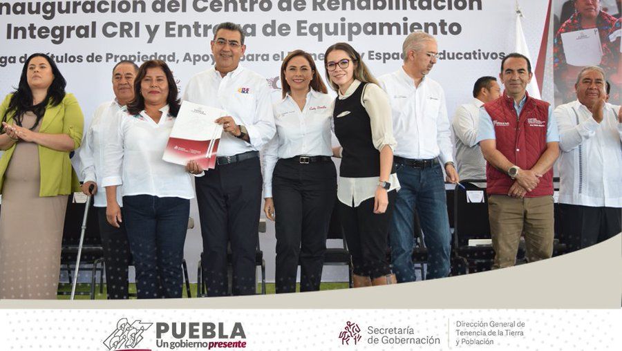 Gobernador de Puebla Entrega 55 Títulos de Propiedad en Amozoc