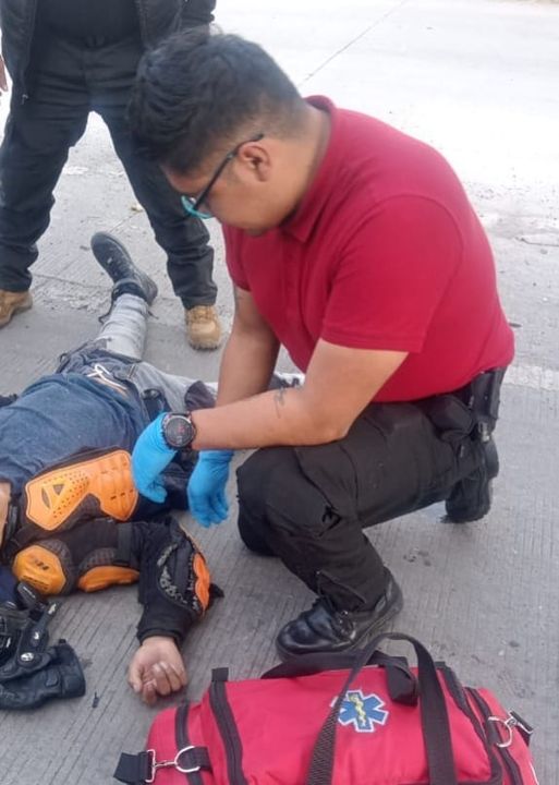 Motociclista cae de 20 metros en Amozoc tras perder el control de su vehículo
