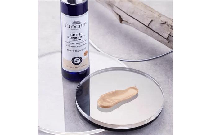  كريم تفتيح البشرة بعامل حماية  30 من كلوتشي  50مل  من بولندا لون بيج