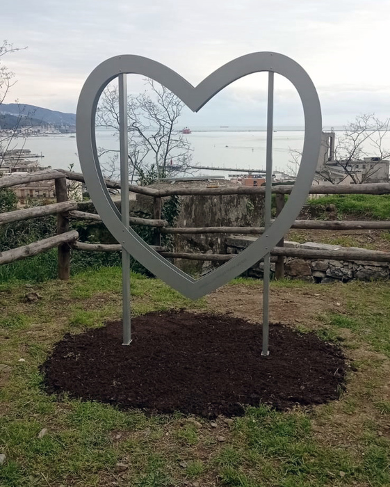 L'installazione permanente “TIMELESS SHAPES” di Andrea Benetti, nel Parco delle Mura, a La Spezia