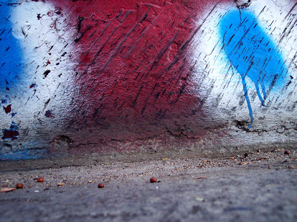 Blue Eyes curb
