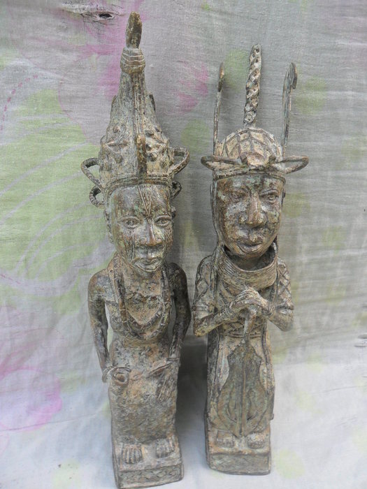 MEMORIAL FIGURE 