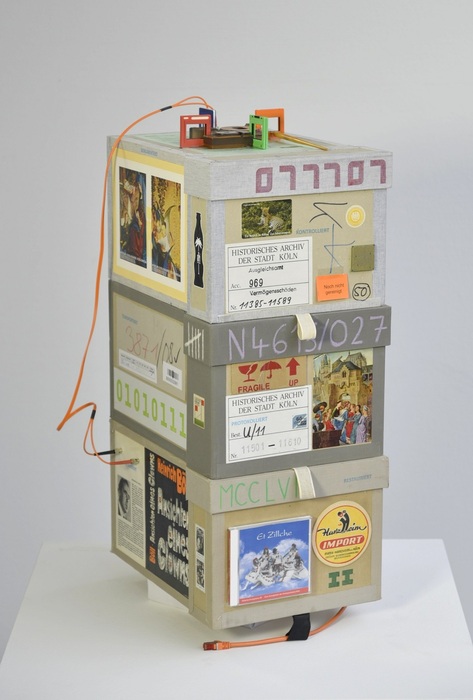 assemblage 24