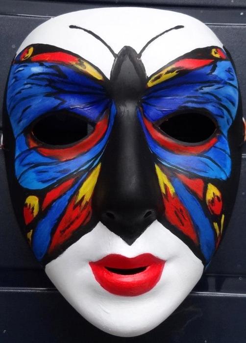 Mask butterfly