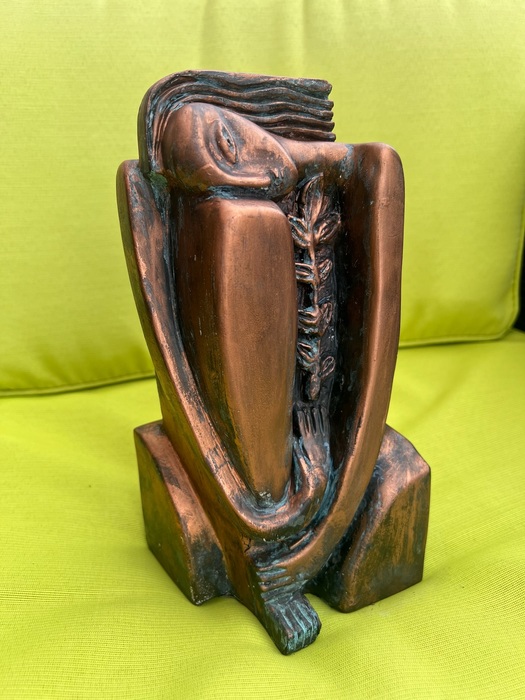 Femme accroupie Art Déco d’après Dalí by Joel BALEZEAU