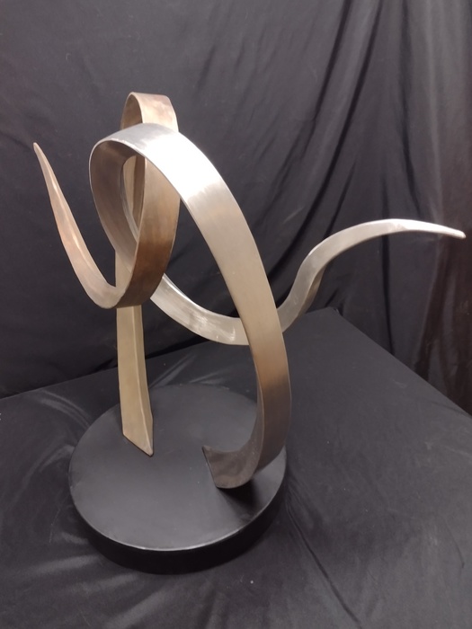 Two contrasting parts by Haynie Daniel B