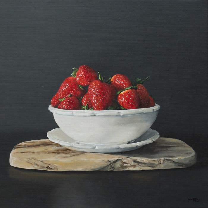 Small bowl of strawberries 