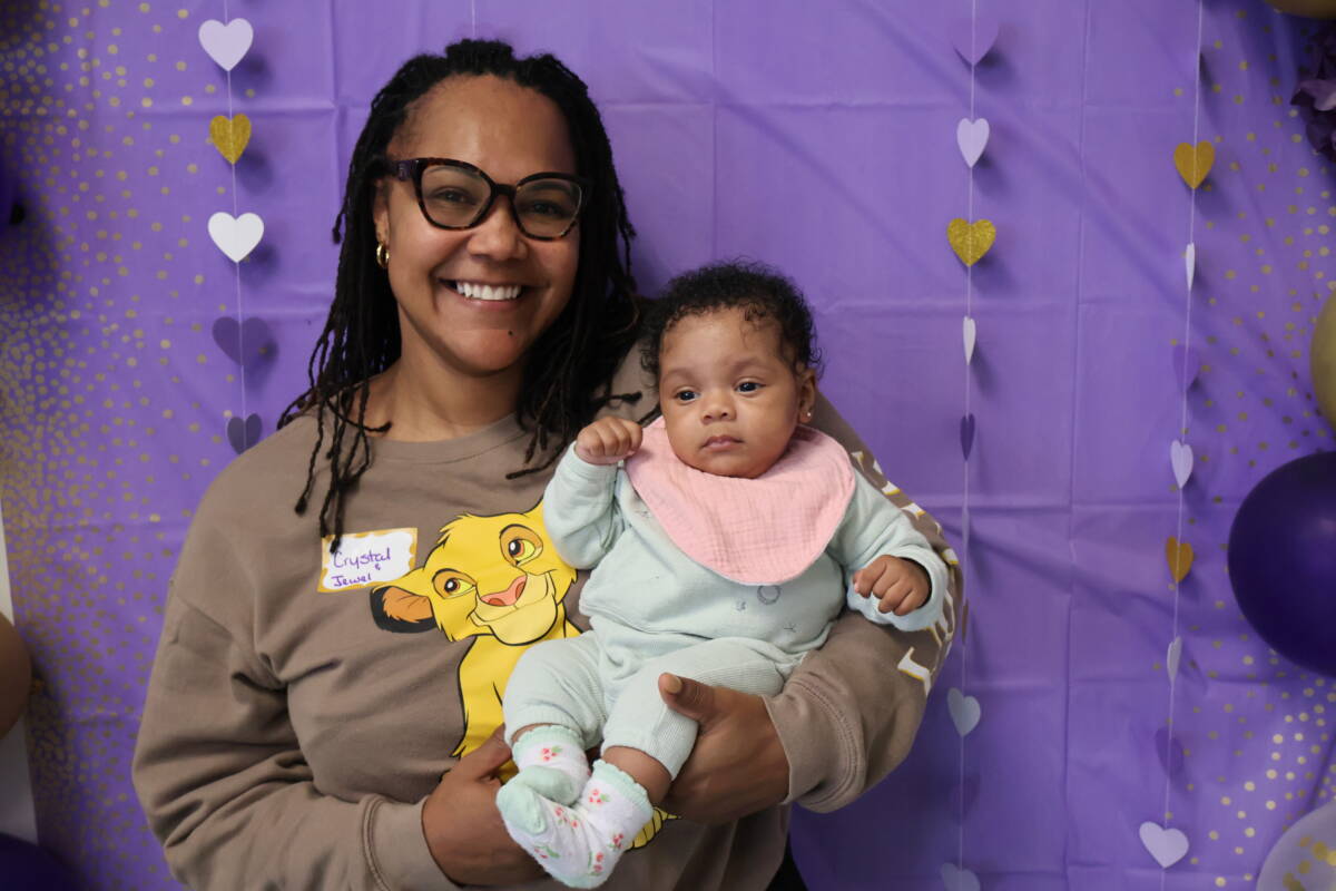 A photo of Crystal Sensabaugh (left) and her young daughter, Julissa, are a part of the pilot cohort of families in the BANANAS x Roots Maternal Health Home Visiting Program. Photo Credit: Mercedes Thomas
