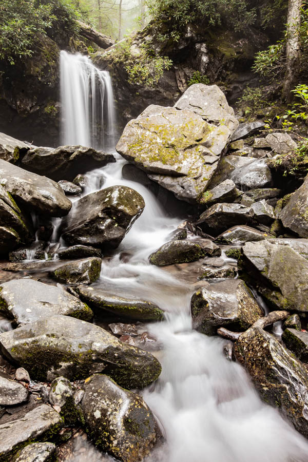 Grotto Falls Hike along the Trillium Gap Trail at Great Smoky Mountains National Park #vezzaniphotography