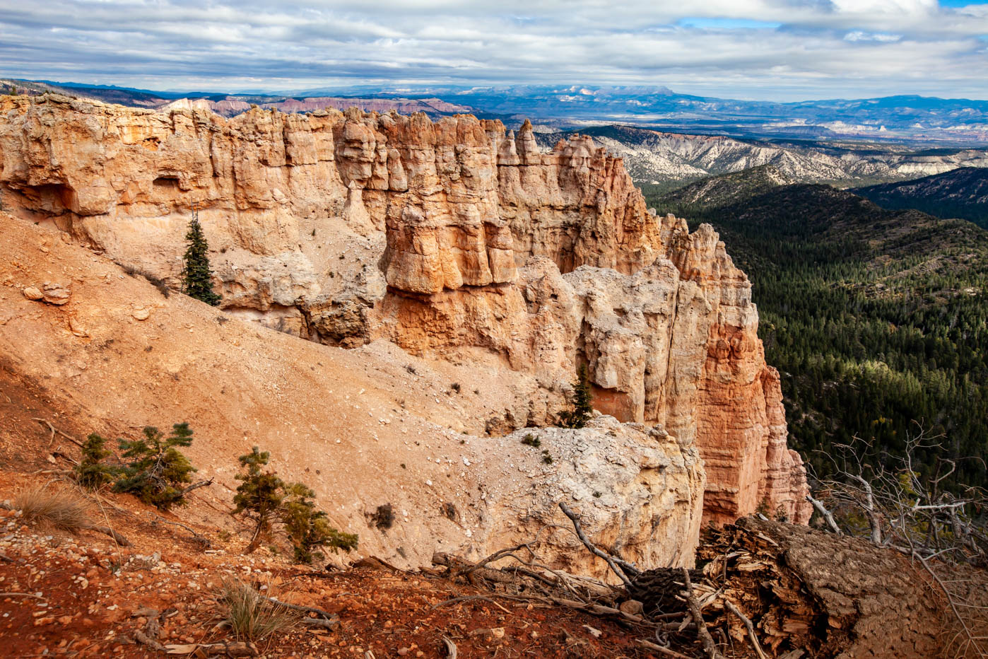 18-Mile Scenic Drive Black Birch Canyon Overlook at Bryce Canyon National Park #vezzaniphotography